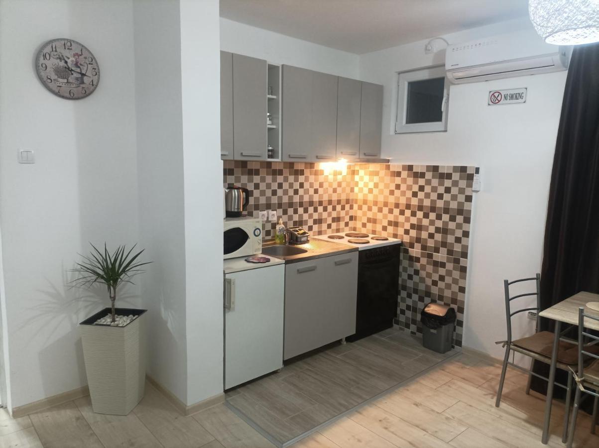 Apartmani Marija Zemun Zemun Polje Extérieur photo