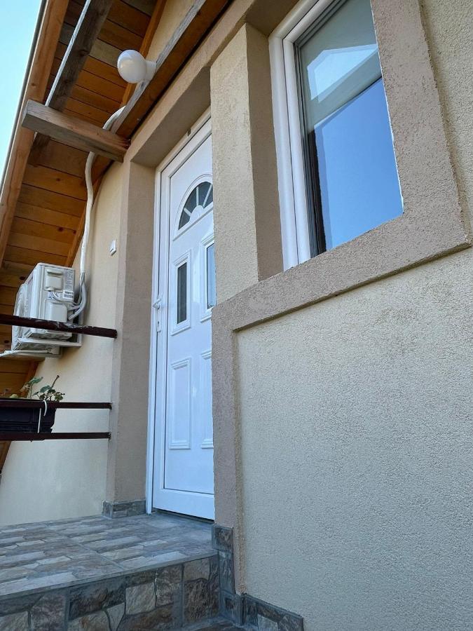 Apartmani Marija Zemun Zemun Polje Extérieur photo