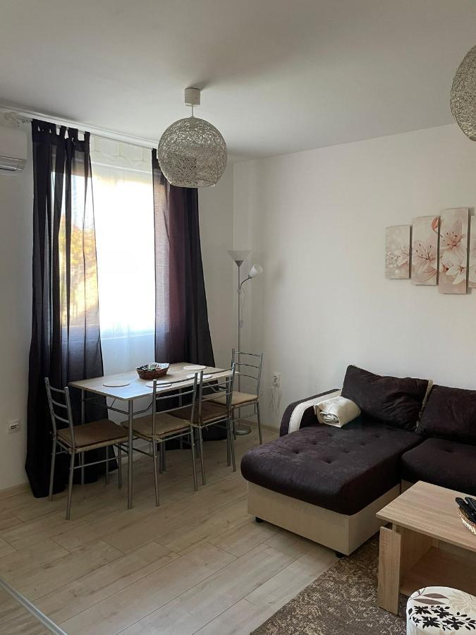 Apartmani Marija Zemun Zemun Polje Extérieur photo