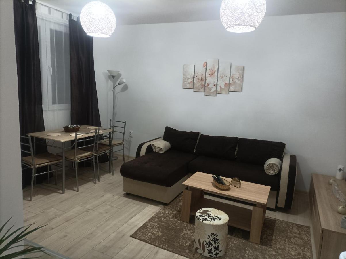 Apartmani Marija Zemun Zemun Polje Extérieur photo